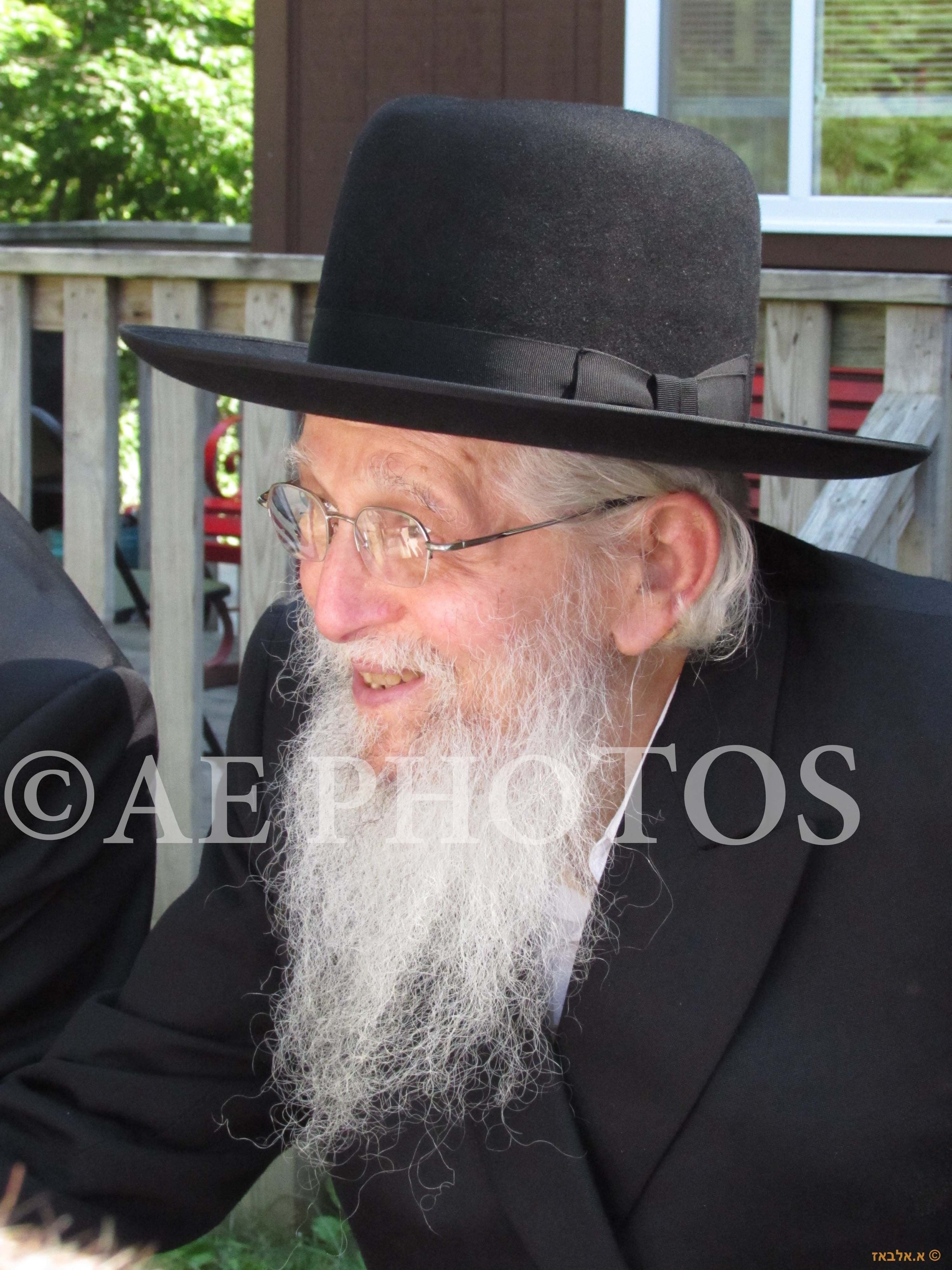 Rav Aaron Schechhter