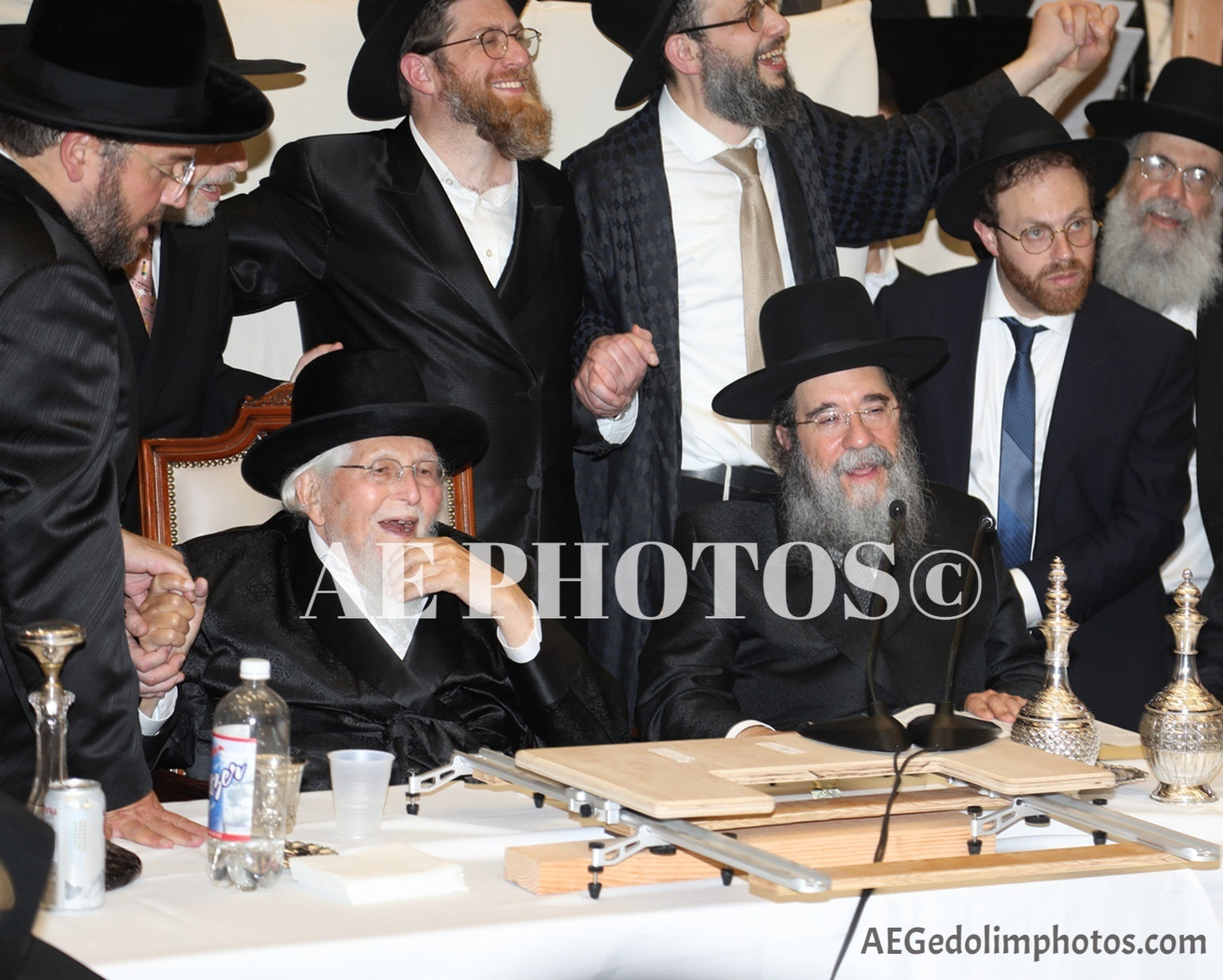 Rav Aaron Schechhter with Rav Shlomo Halioua – AE Gedolim Photos