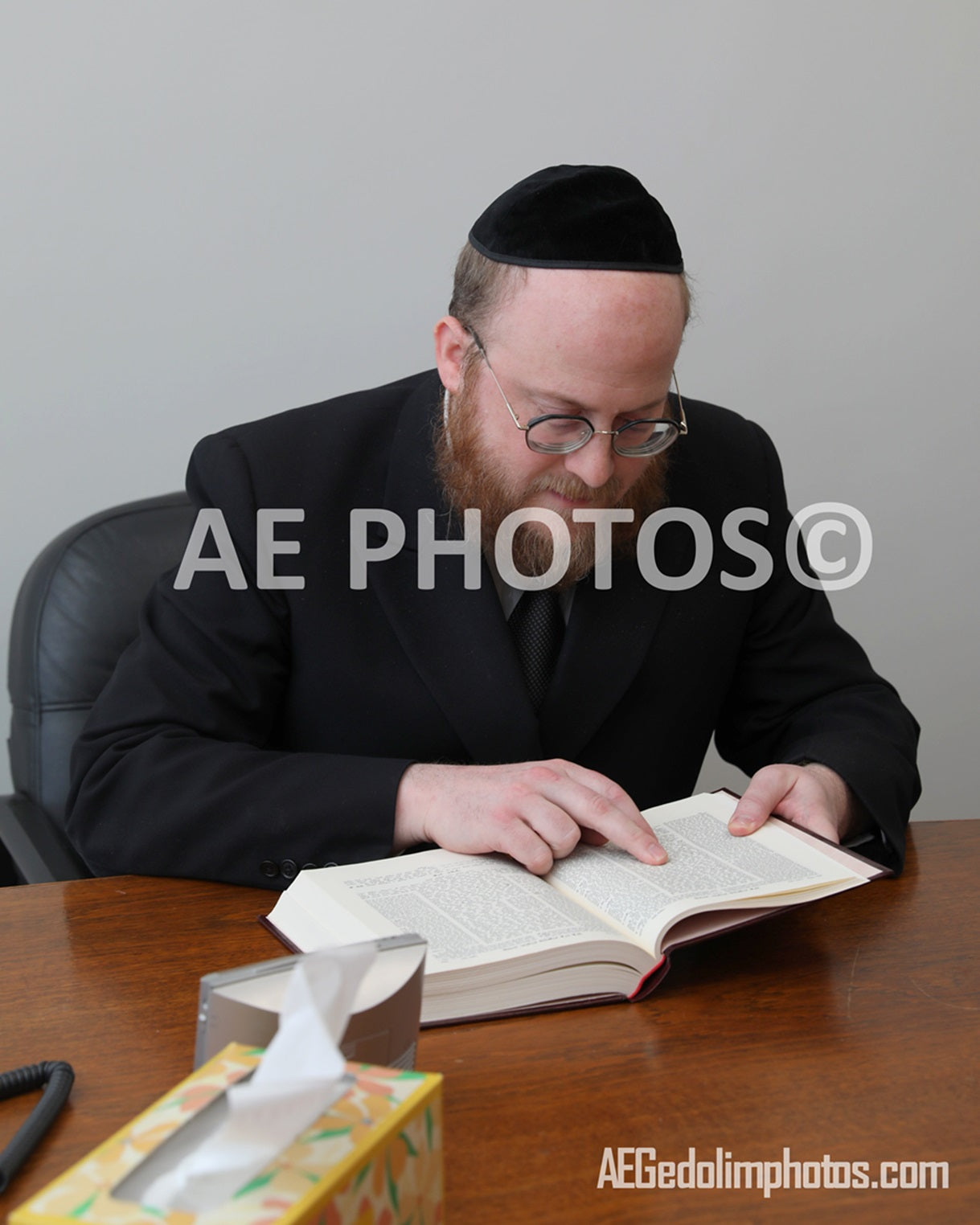 Rav Tzvi Fink (R''Y Rabbeinu Chaim Berlin)