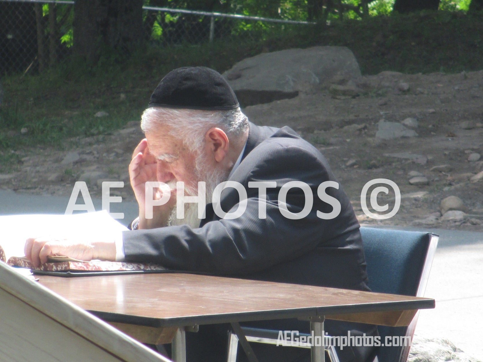 Rav Yosef Harari-Raful learning in Camp Morris