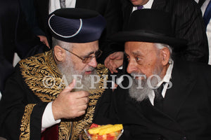 R'Yitzchak Yosef with R'Shimon Baadani