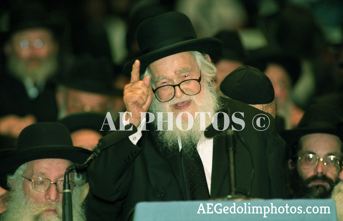 Rav Shach speaking at a Siyum Hashas